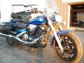YAMAHA XVS 950